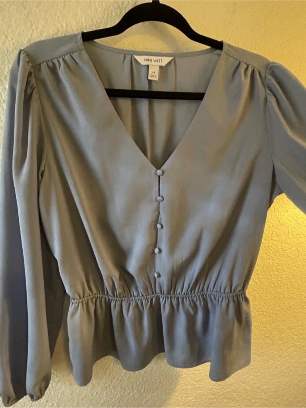 Nine West Dusty Blue V-Neck Button Peplum Blouse Size Medium